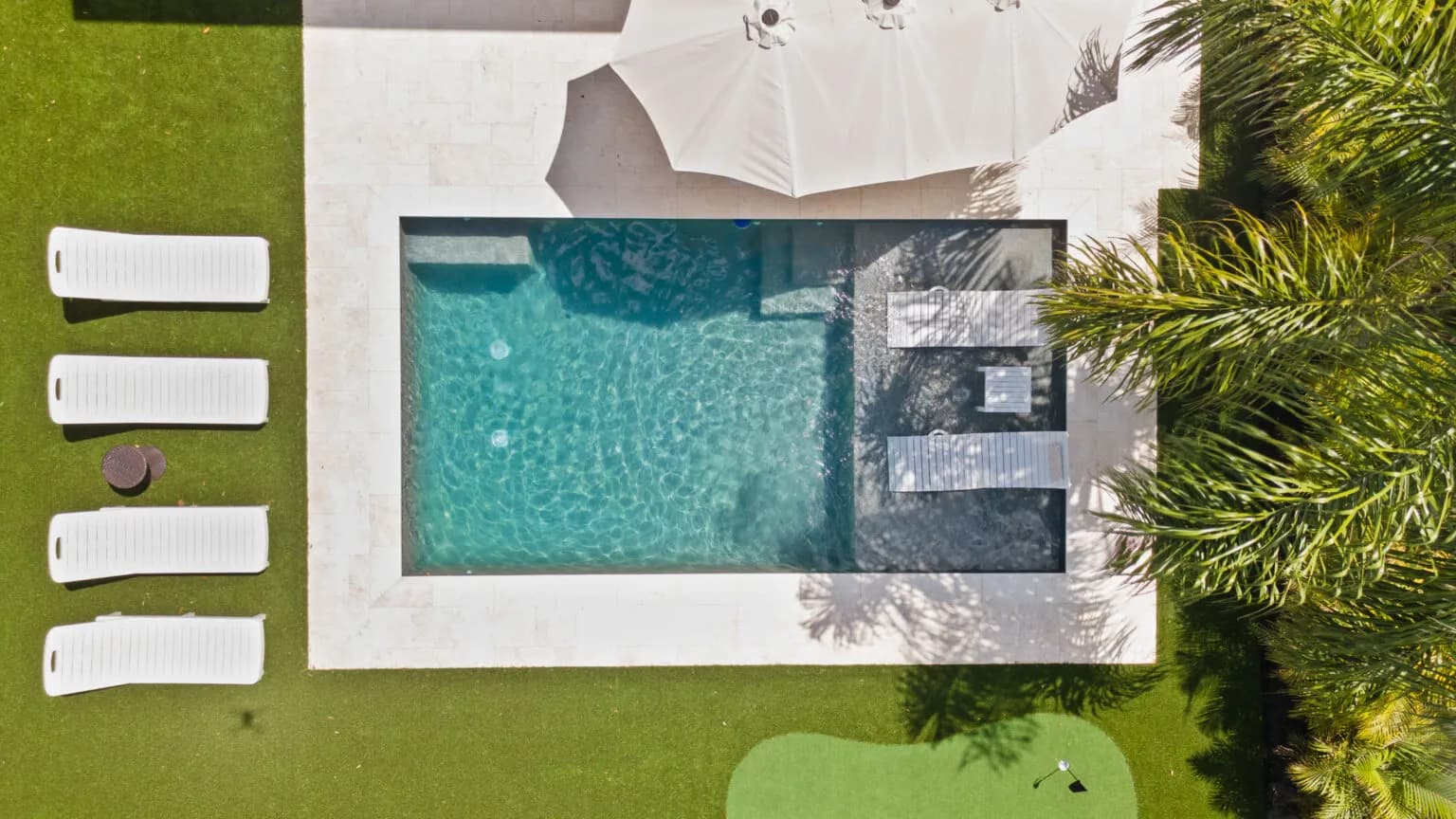 Resort-Style Loungers — Westchase pool, photo 8